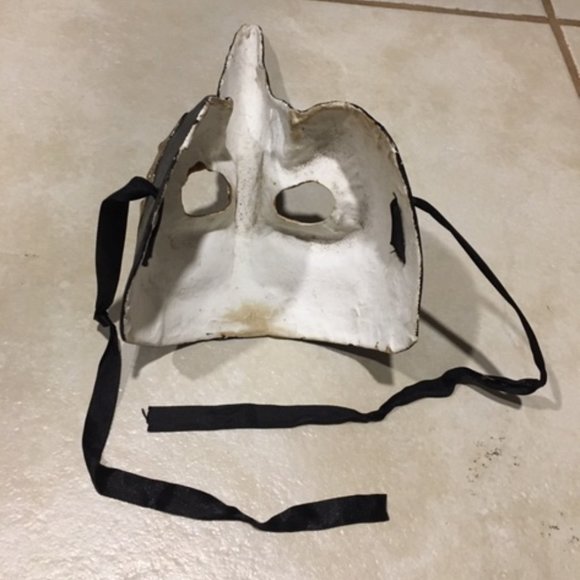 Unique Carnival Venetian Mask Doctor of The Plague w/Gold Embellishment & Pics - Picture 7 of 16